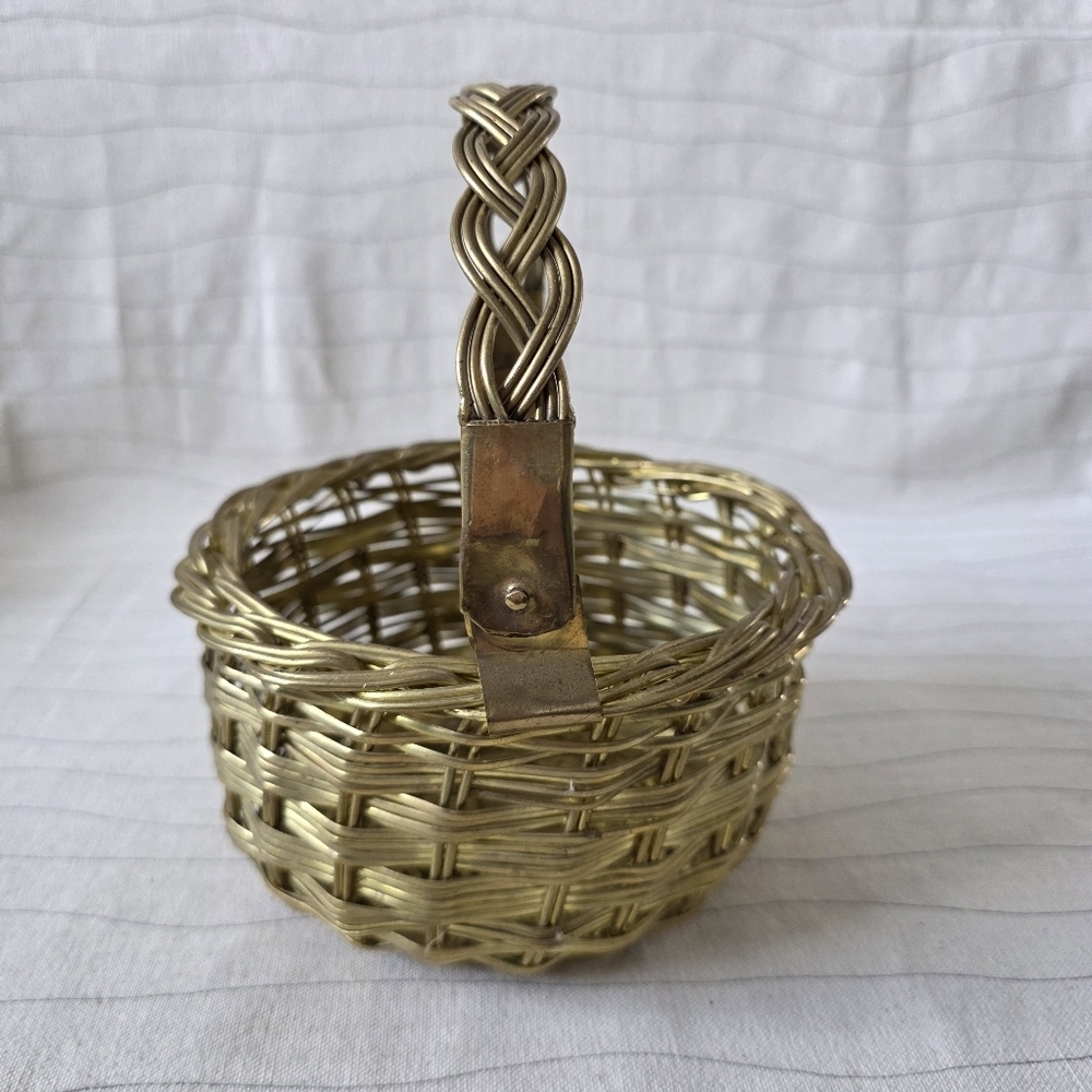 Vintage Brass Woven Metal Basket Decor Metal Moveable Handle 7.5x6.5x6.5" Heavy - Picture 4 of 7
